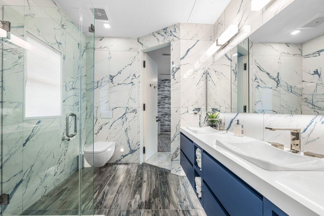 For Sale: $5,990,000 (5 beds, 6 baths, 5990 Square Feet)