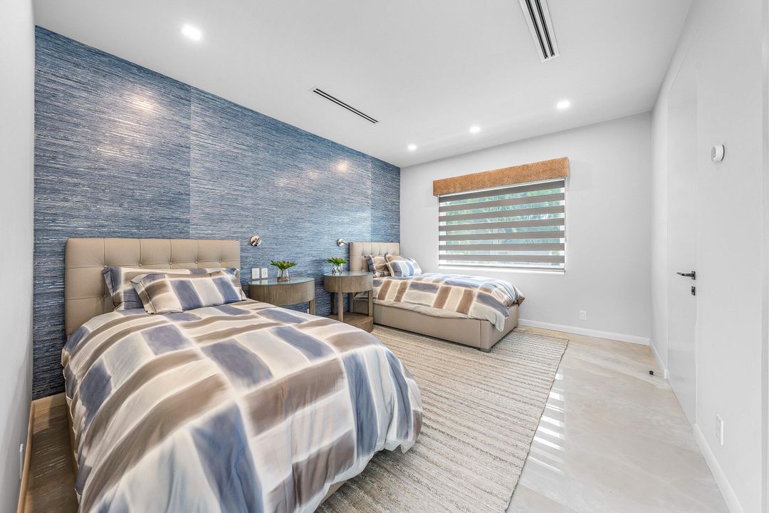 For Sale: $5,990,000 (5 beds, 6 baths, 5990 Square Feet)