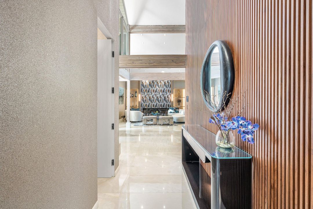 For Sale: $5,990,000 (5 beds, 6 baths, 5990 Square Feet)