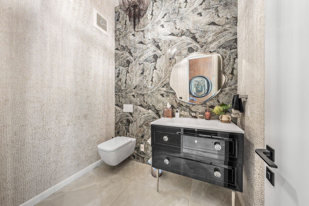 For Sale: $5,990,000 (5 beds, 6 baths, 5990 Square Feet)