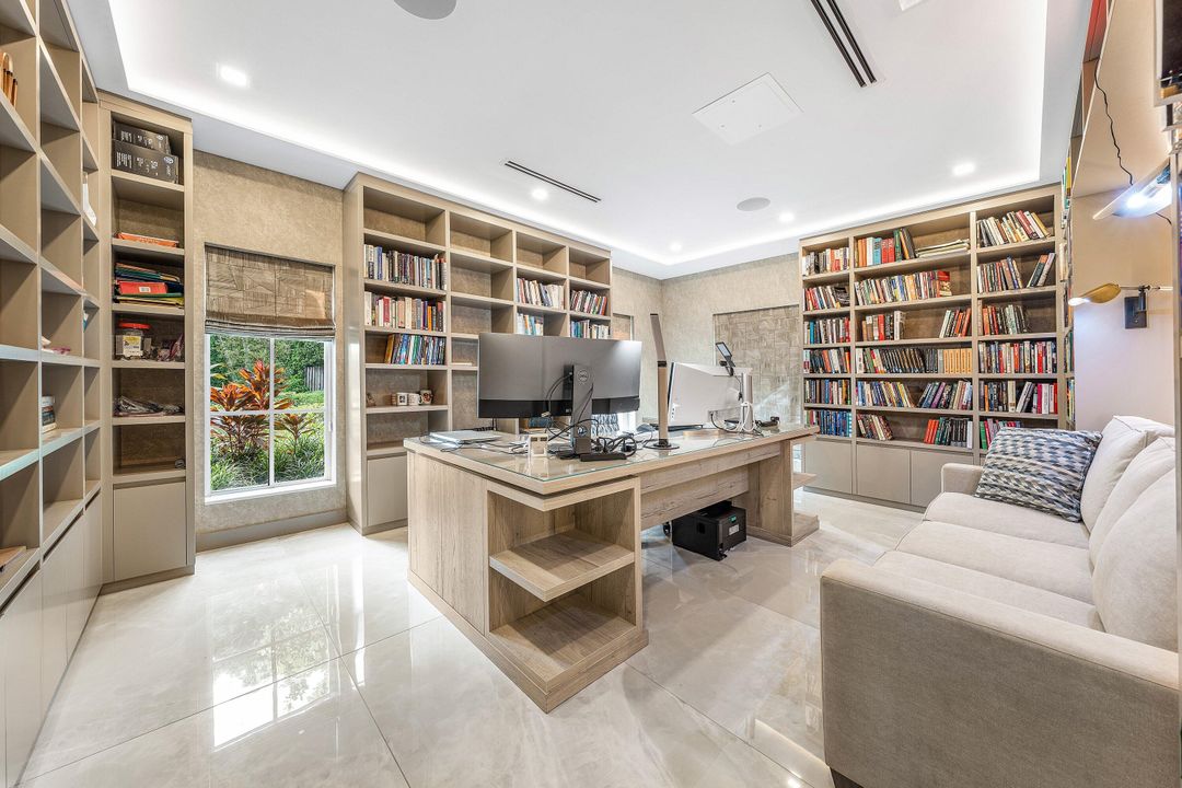 For Sale: $5,990,000 (5 beds, 6 baths, 5990 Square Feet)