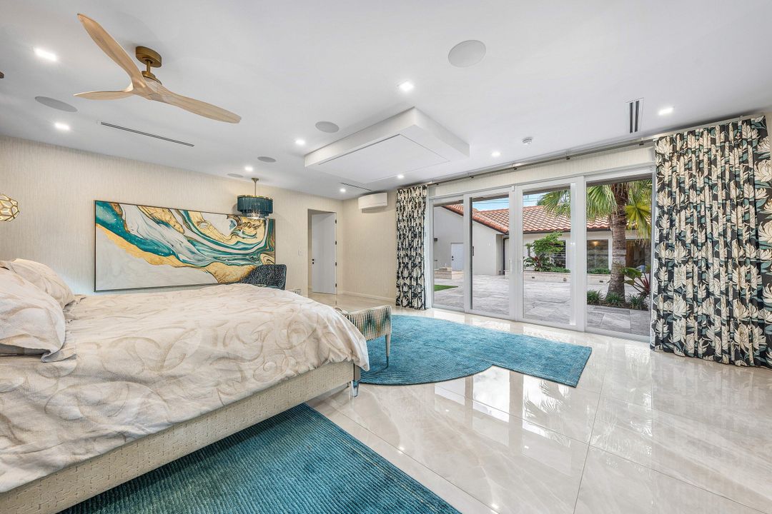 For Sale: $5,990,000 (5 beds, 6 baths, 5990 Square Feet)