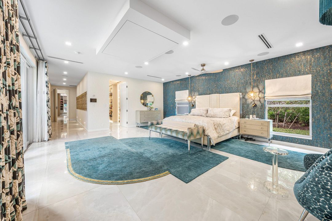 For Sale: $5,990,000 (5 beds, 6 baths, 5990 Square Feet)