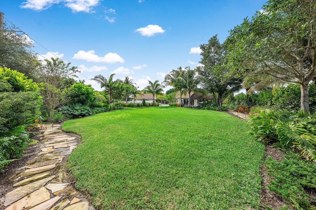 For Sale: $5,990,000 (5 beds, 6 baths, 5990 Square Feet)