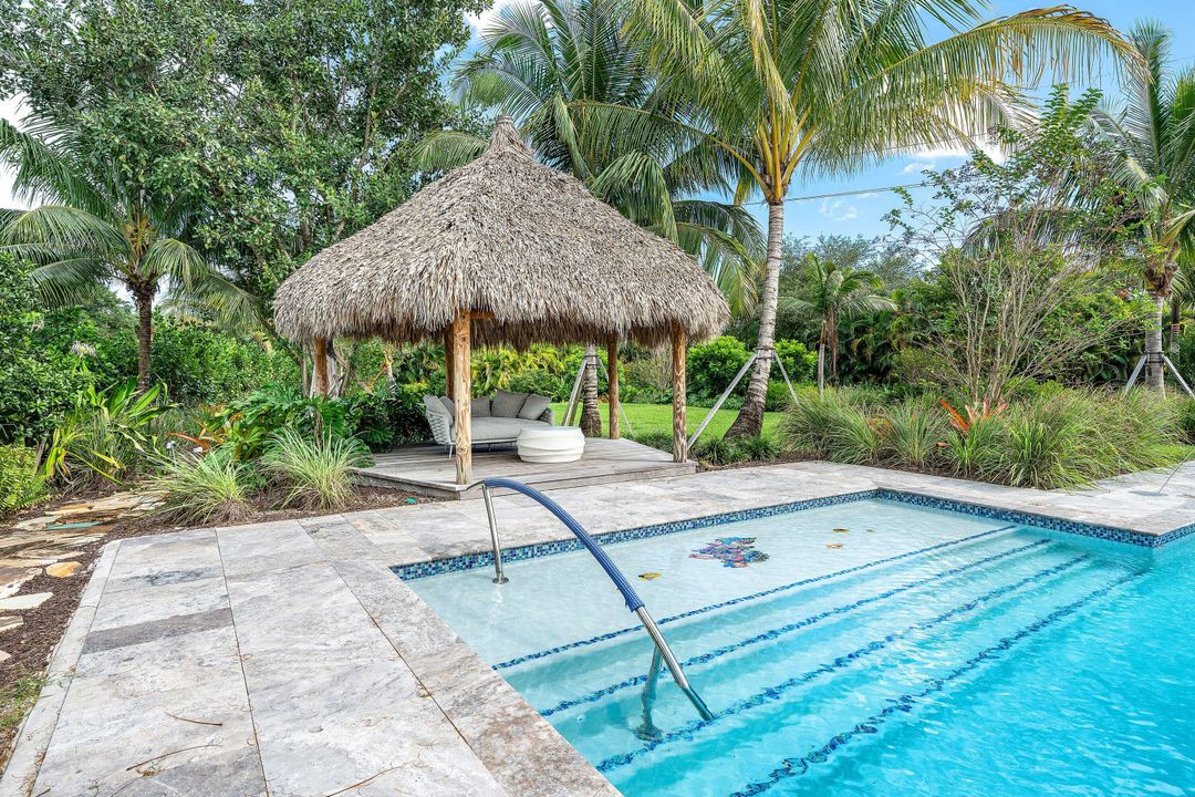 For Sale: $5,990,000 (5 beds, 6 baths, 5990 Square Feet)