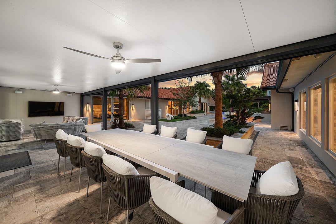 For Sale: $5,990,000 (5 beds, 6 baths, 5990 Square Feet)