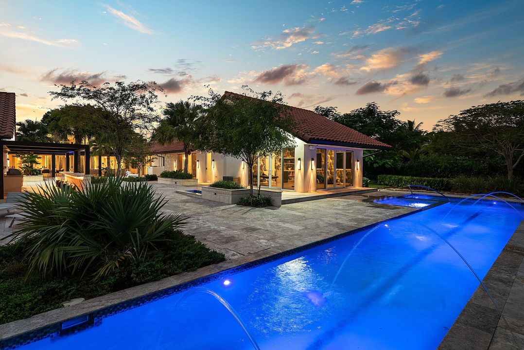 For Sale: $5,990,000 (5 beds, 6 baths, 5990 Square Feet)