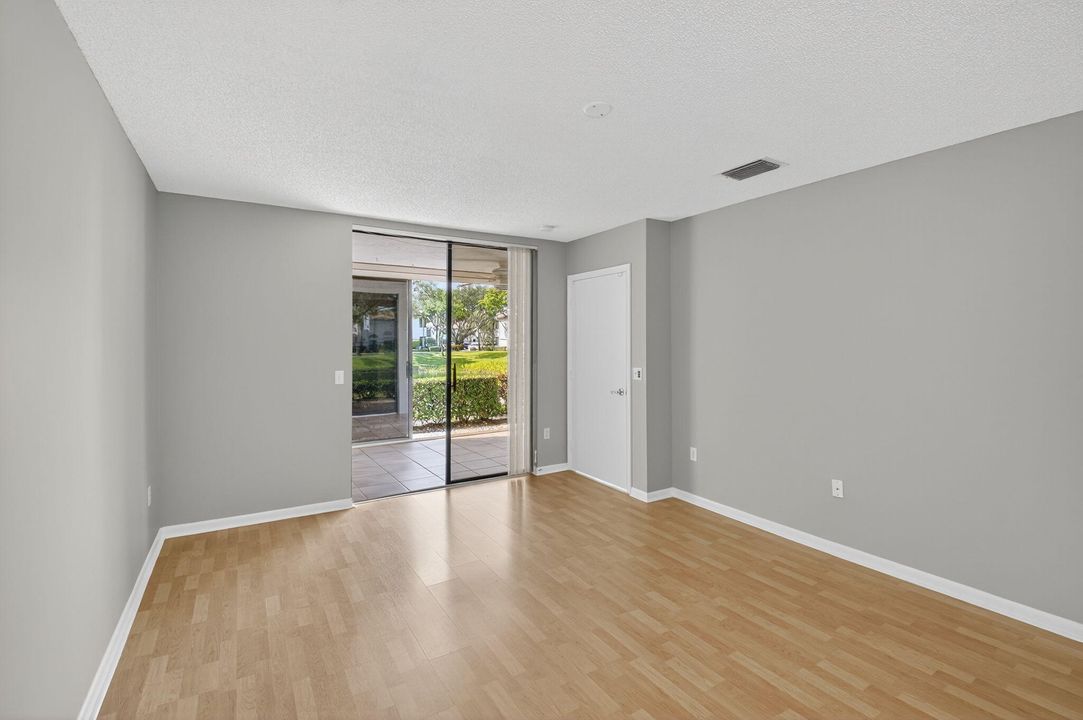 For Sale: $275,000 (3 beds, 2 baths, 1657 Square Feet)