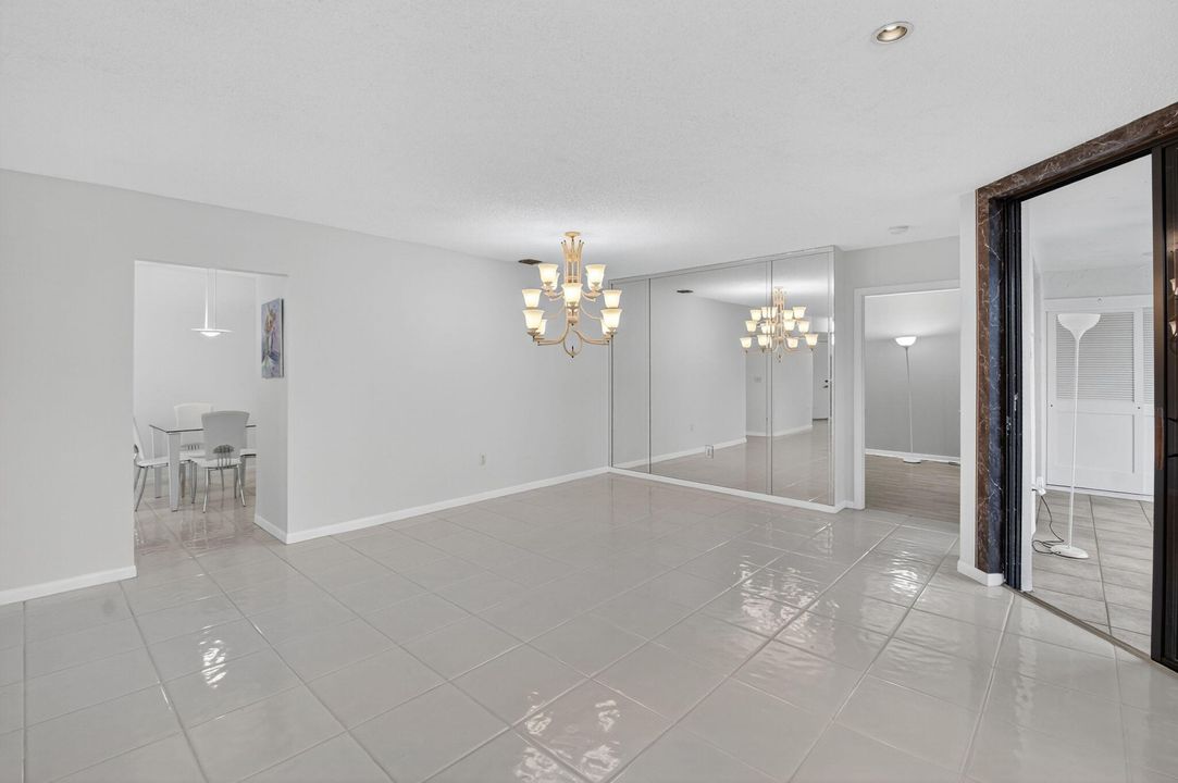 For Sale: $275,000 (3 beds, 2 baths, 1657 Square Feet)