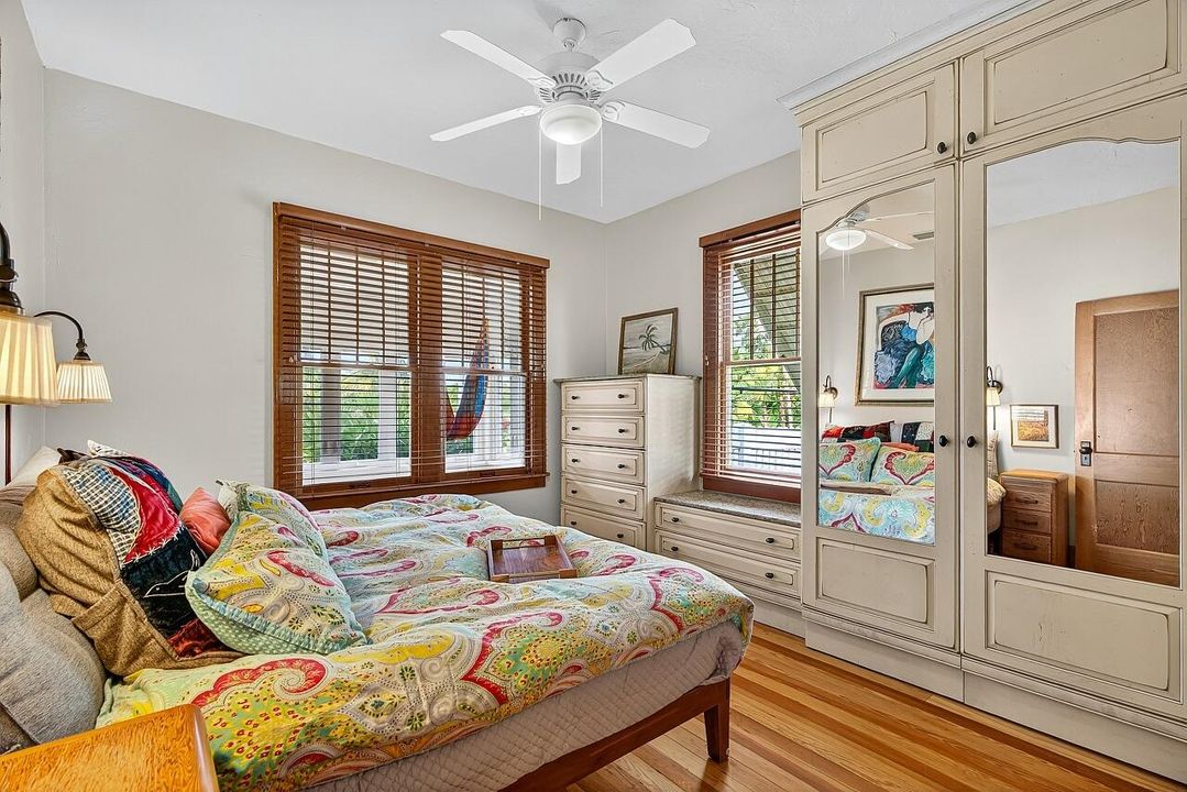 For Sale: $390,000 (2 beds, 1 baths, 1056 Square Feet)