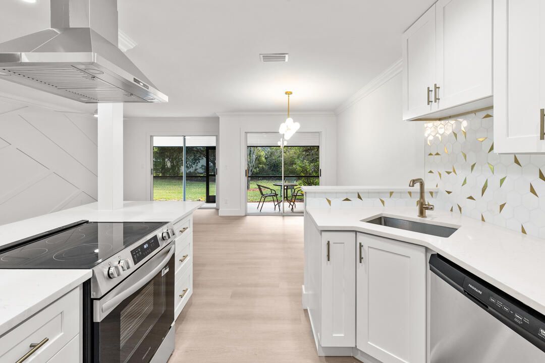 待售: $314,900 (2 贝兹, 2 浴室, 1279 平方英尺)