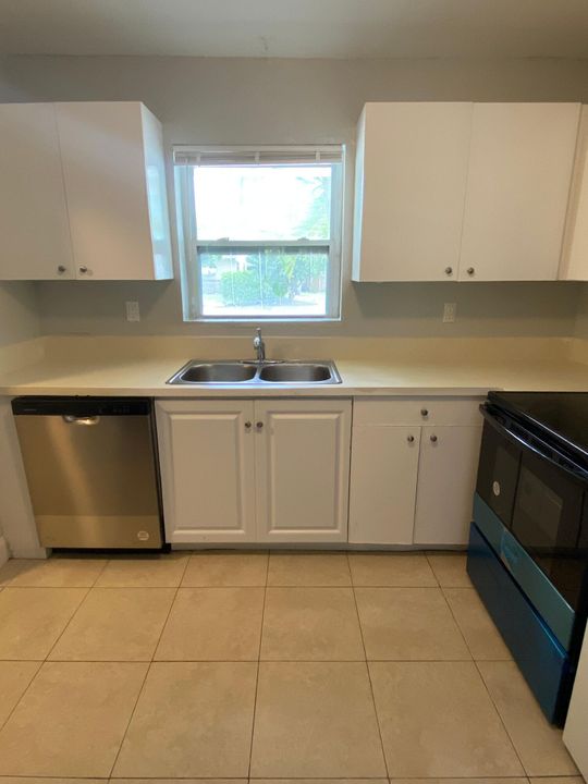For Rent: $2,100 (2 beds, 2 baths, 1380 Square Feet)