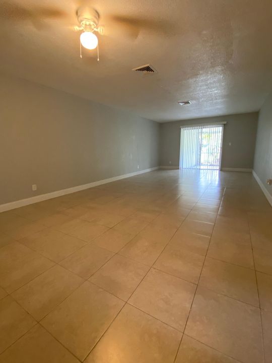 For Rent: $2,100 (2 beds, 2 baths, 1380 Square Feet)