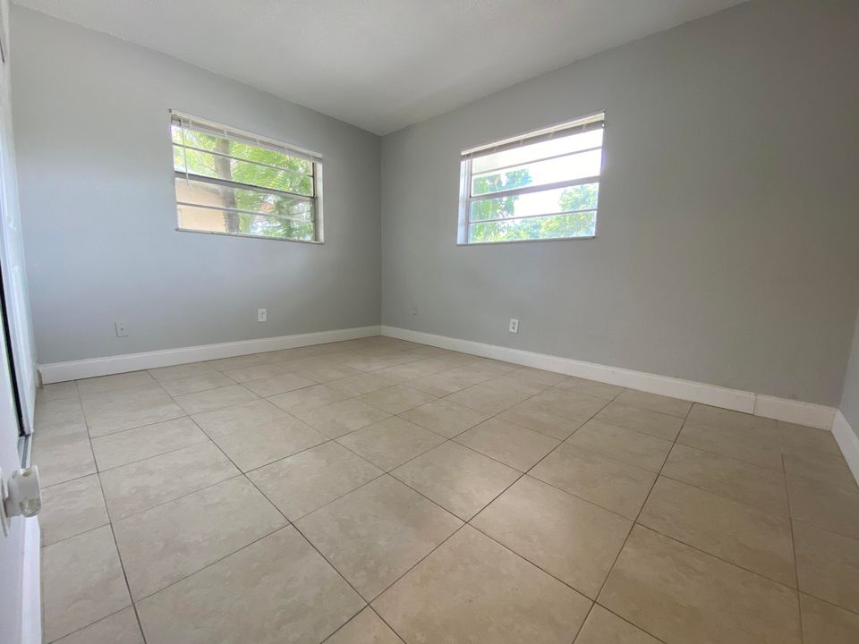 For Rent: $2,100 (2 beds, 2 baths, 1380 Square Feet)