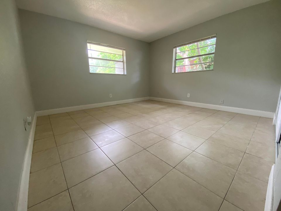 For Rent: $2,100 (2 beds, 2 baths, 1380 Square Feet)