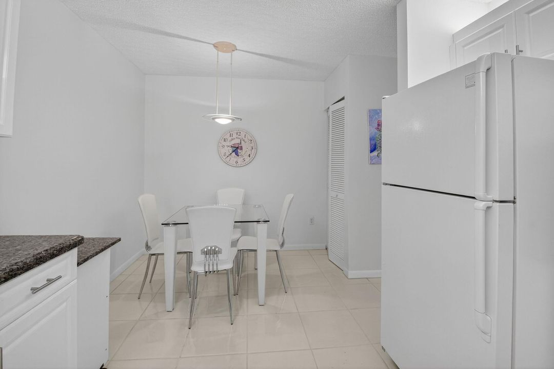 For Sale: $275,000 (3 beds, 2 baths, 1657 Square Feet)