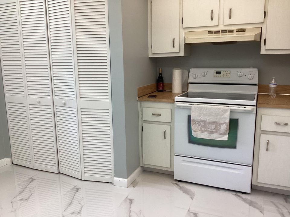 En Venta: $215,000 (2 camas, 2 baños, 1044 Pies cuadrados)