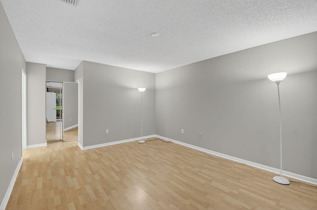 For Sale: $275,000 (3 beds, 2 baths, 1657 Square Feet)