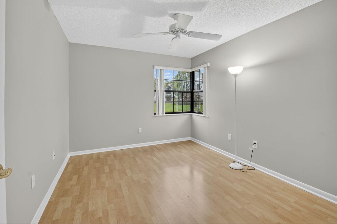 For Sale: $275,000 (3 beds, 2 baths, 1657 Square Feet)