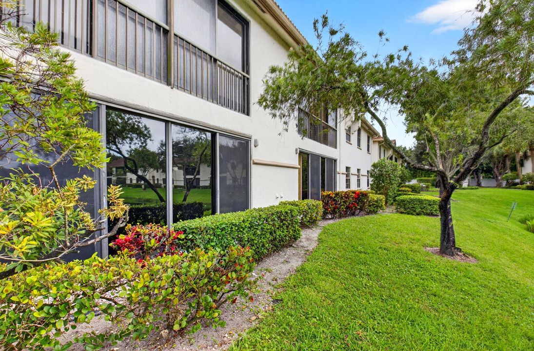 For Sale: $275,000 (3 beds, 2 baths, 1657 Square Feet)