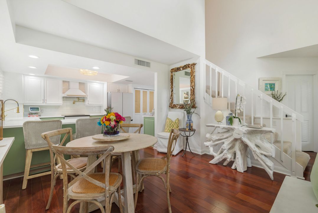 Active With Contract: $398,000 (3 beds, 2 baths, 1386 Square Feet)