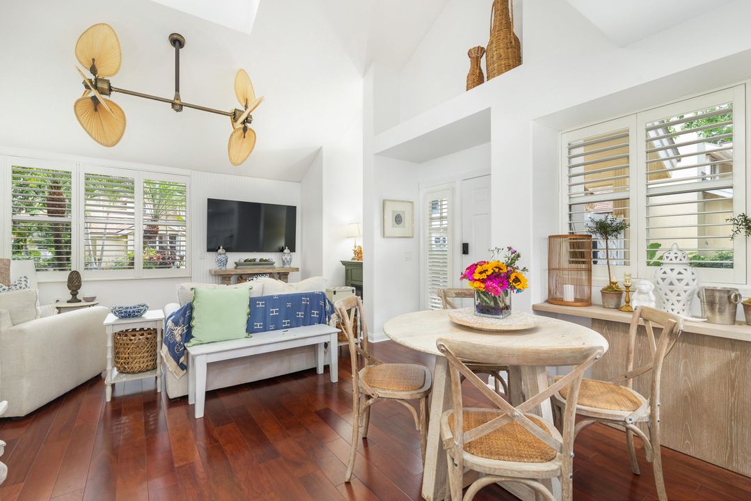 Active With Contract: $398,000 (3 beds, 2 baths, 1386 Square Feet)