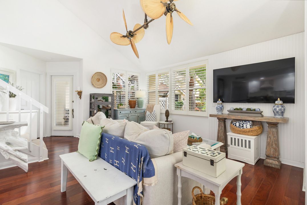 Active With Contract: $398,000 (3 beds, 2 baths, 1386 Square Feet)