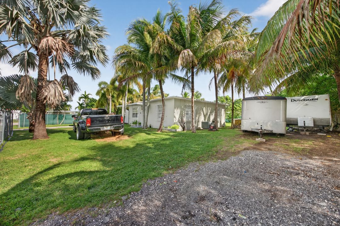 For Sale: $449,900 (2 beds, 1 baths, 1057 Square Feet)