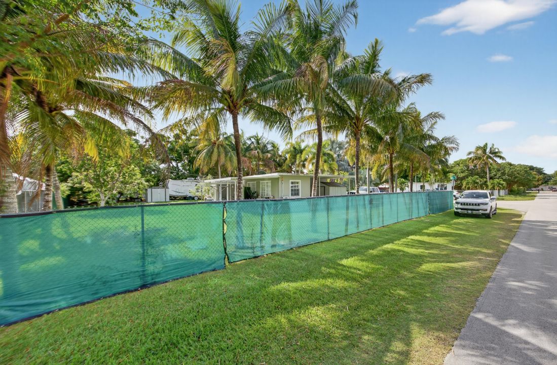 For Sale: $449,900 (2 beds, 1 baths, 1057 Square Feet)