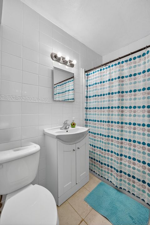 For Sale: $449,900 (2 beds, 1 baths, 1057 Square Feet)