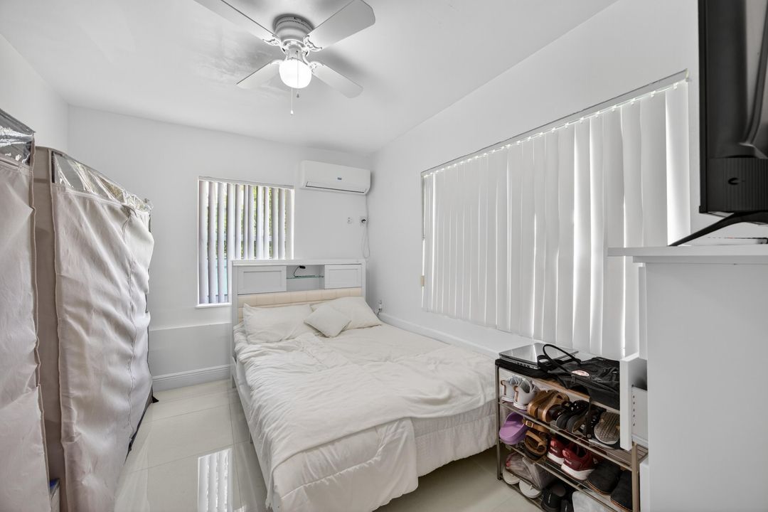 For Sale: $449,900 (2 beds, 1 baths, 1057 Square Feet)