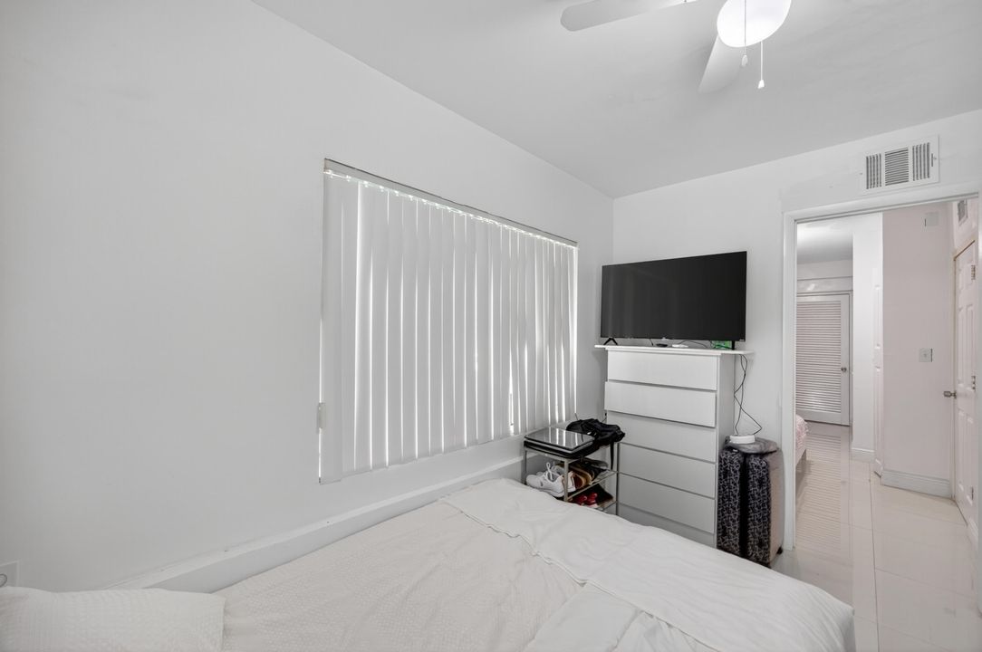 For Sale: $449,900 (2 beds, 1 baths, 1057 Square Feet)