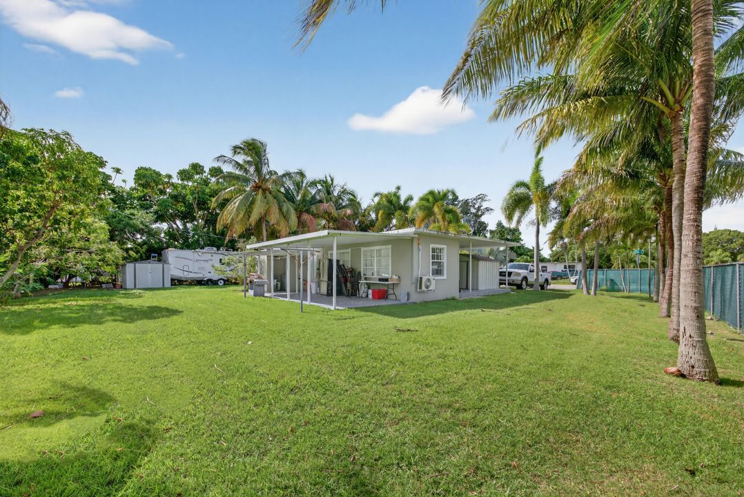 For Sale: $449,900 (2 beds, 1 baths, 1057 Square Feet)