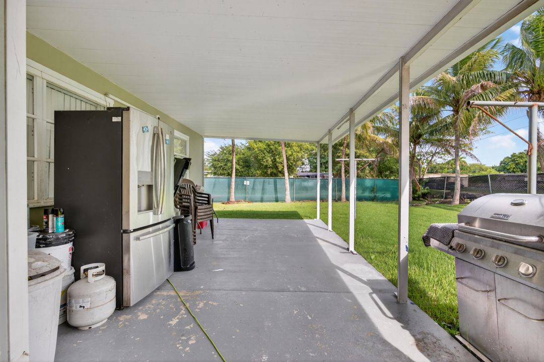 For Sale: $449,900 (2 beds, 1 baths, 1057 Square Feet)