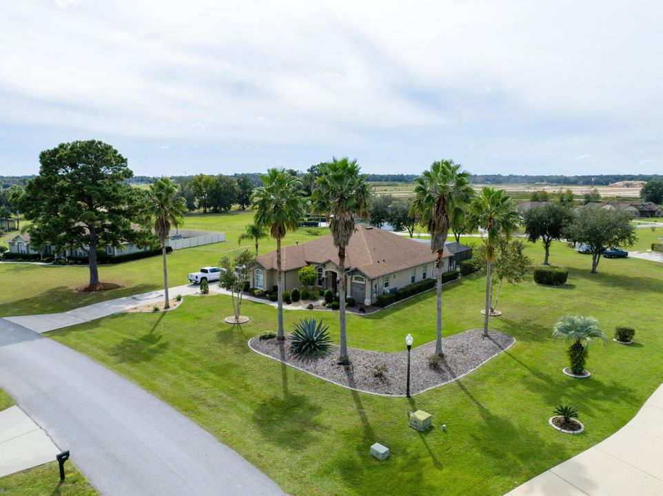 For Sale: $800,000 (3 beds, 3 baths, 2763 Square Feet)