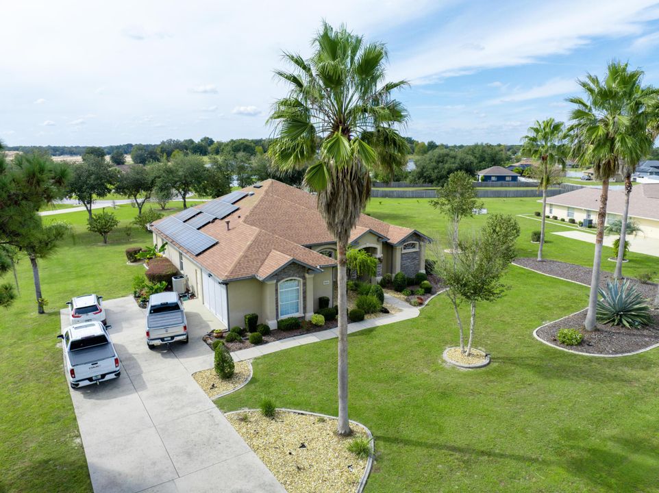 For Sale: $800,000 (3 beds, 3 baths, 2763 Square Feet)