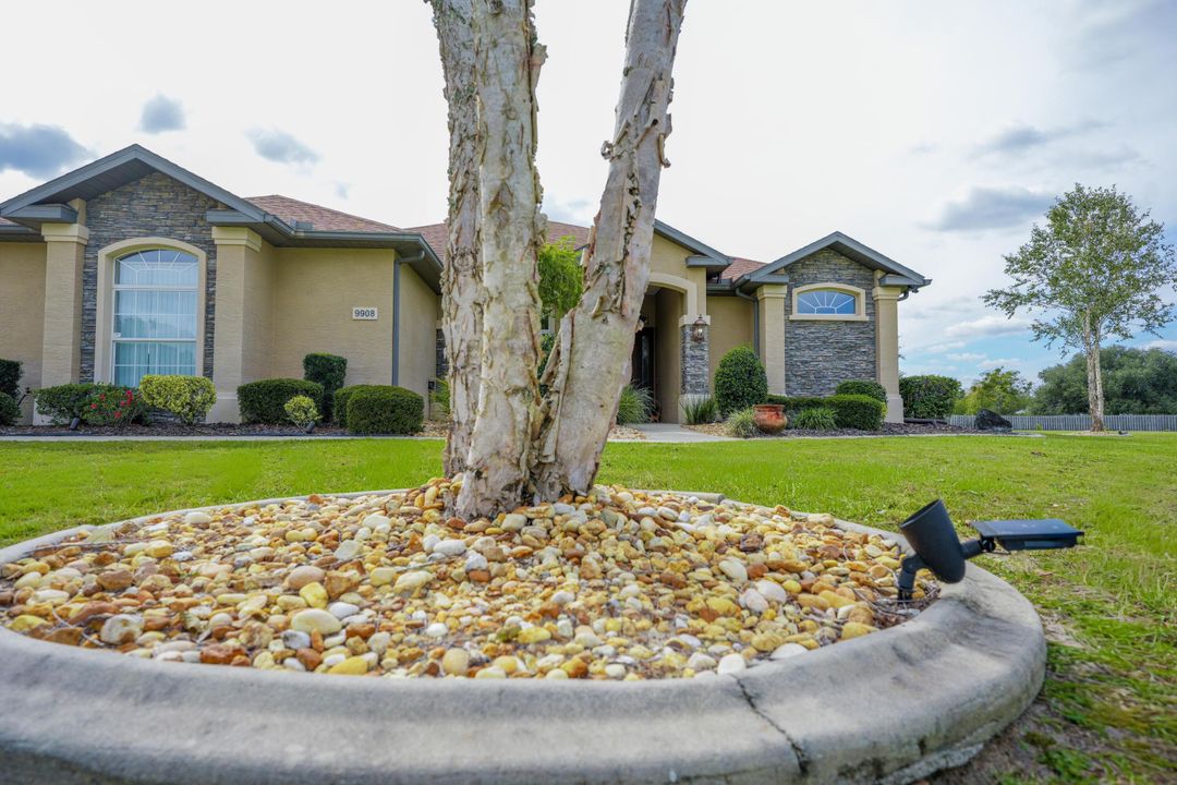 For Sale: $800,000 (3 beds, 3 baths, 2763 Square Feet)