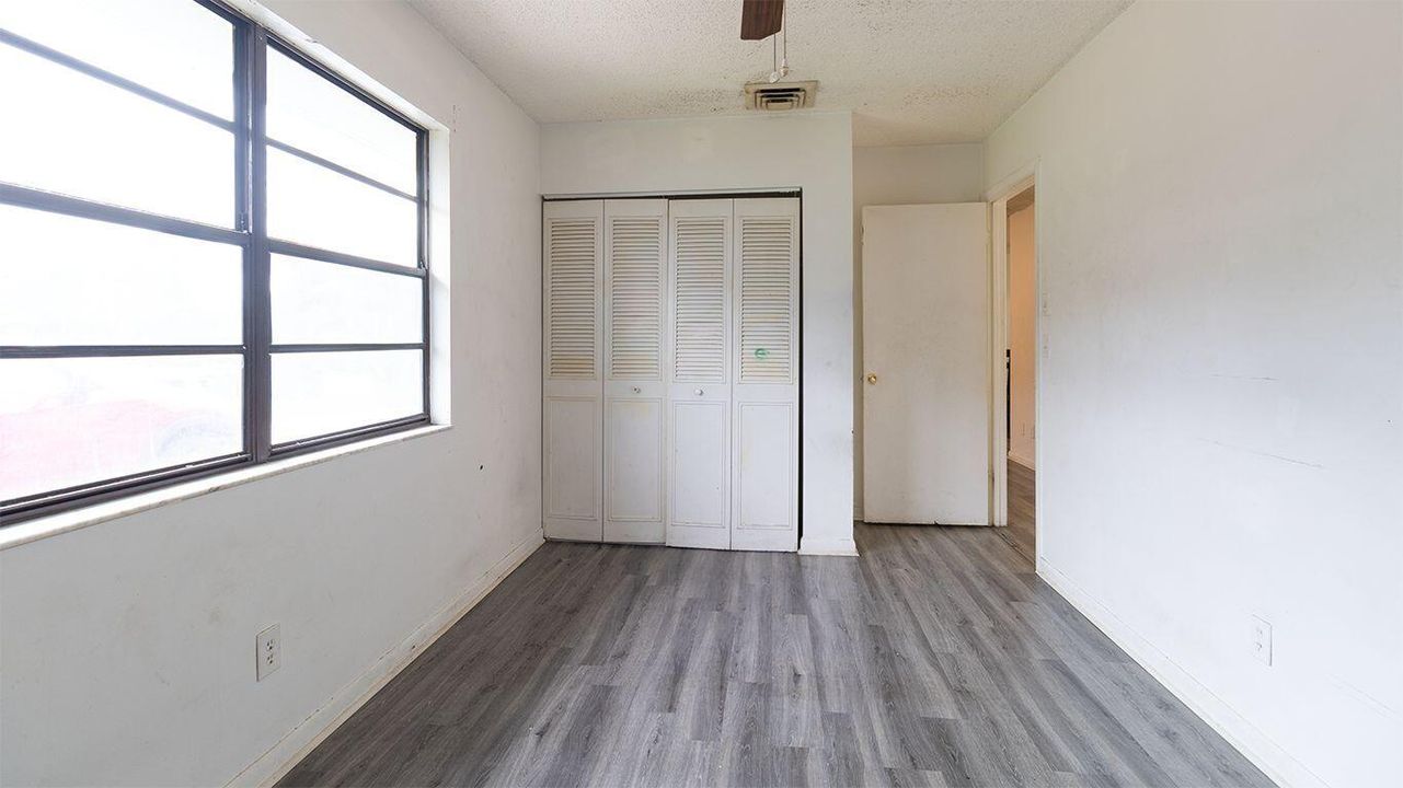 出租: $2,100 (3 贝兹, 2 浴室, 1104 平方英尺)