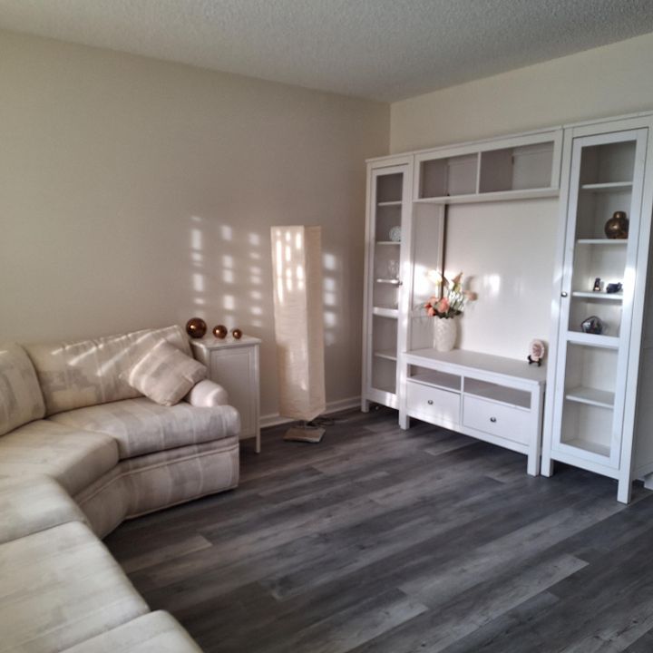For Rent: $1,550 (1 beds, 1 baths, 896 Square Feet)
