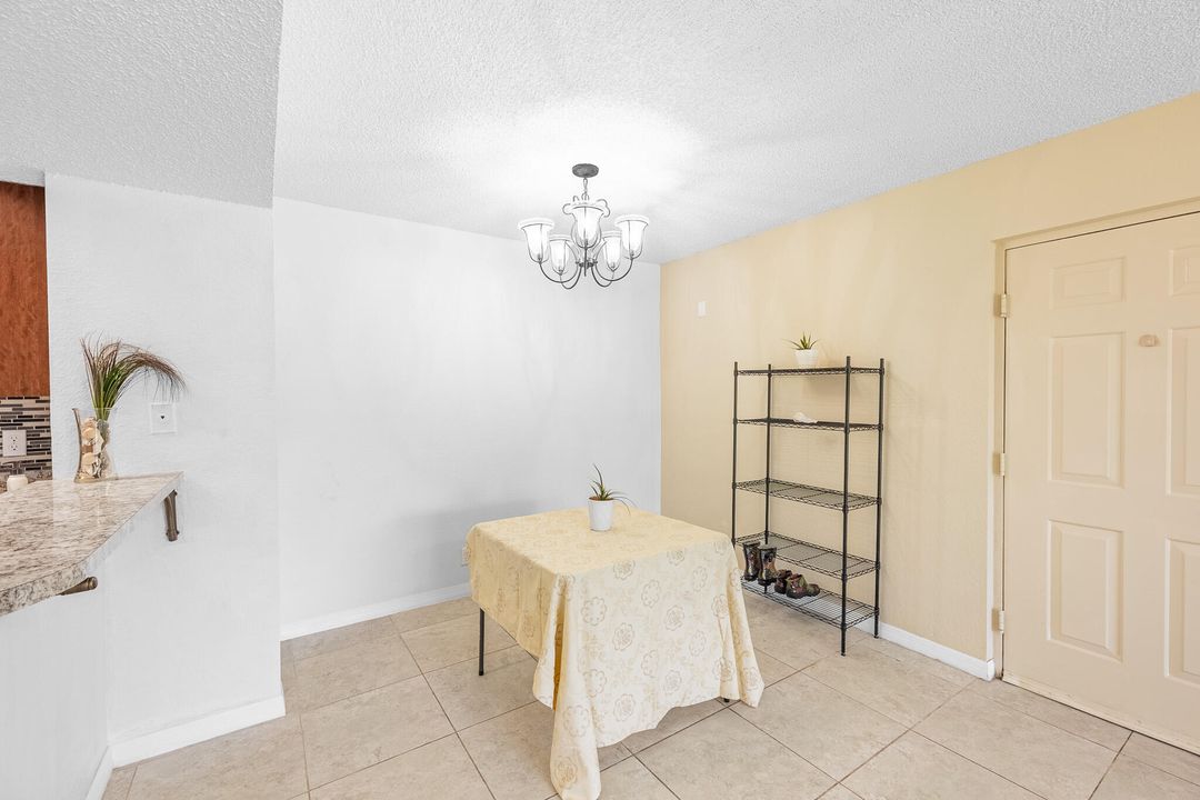 For Sale: $174,000 (2 beds, 2 baths, 886 Square Feet)