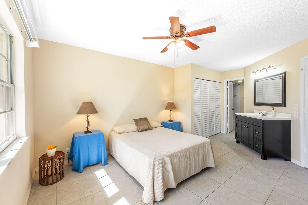 For Sale: $174,000 (2 beds, 2 baths, 886 Square Feet)