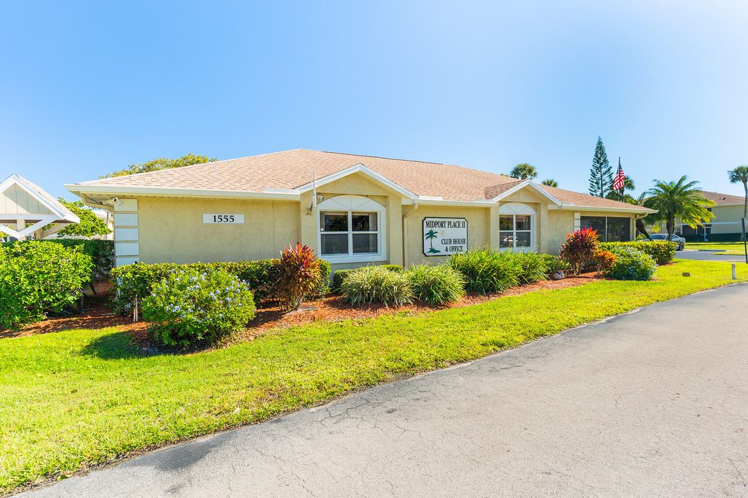 For Sale: $174,000 (2 beds, 2 baths, 886 Square Feet)