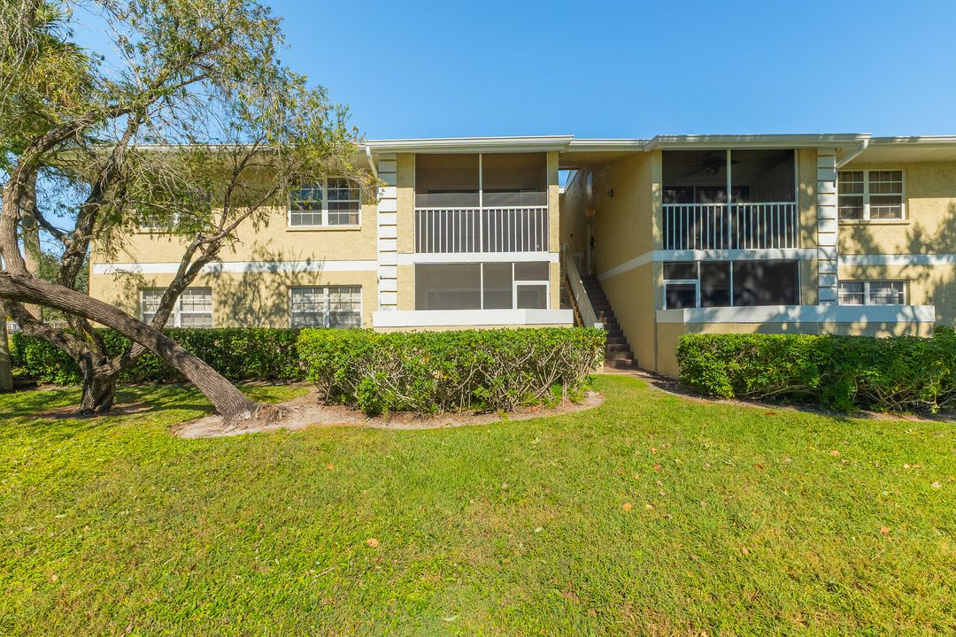 For Sale: $174,000 (2 beds, 2 baths, 886 Square Feet)