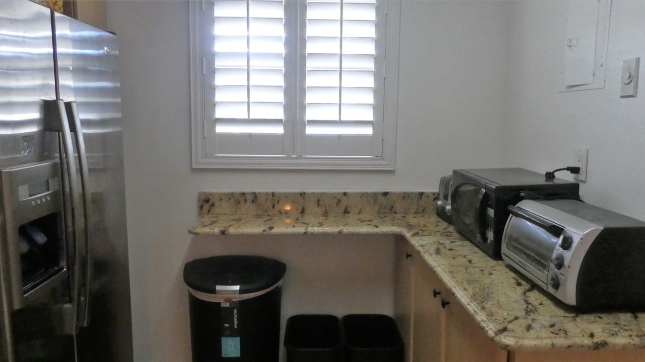 For Rent: $1,950 (2 beds, 2 baths, 1023 Square Feet)