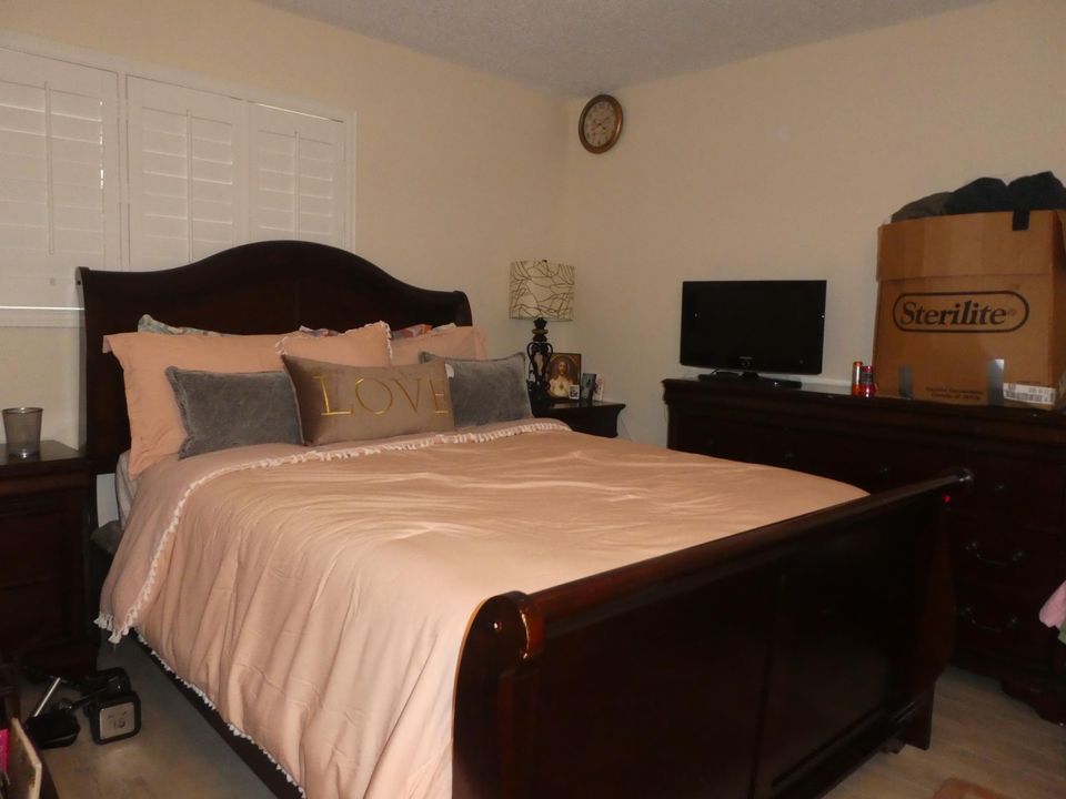 For Rent: $1,950 (2 beds, 2 baths, 1023 Square Feet)