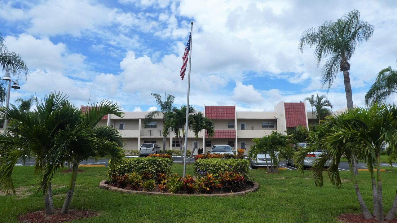 For Rent: $1,950 (2 beds, 2 baths, 1023 Square Feet)