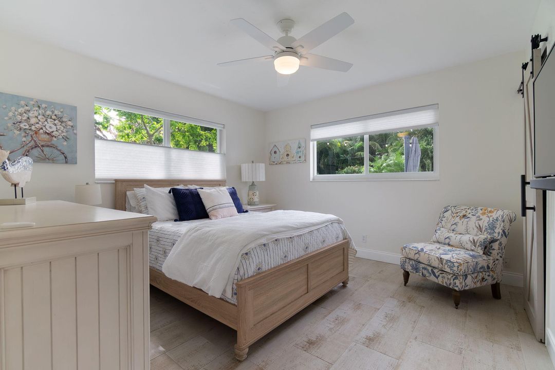 合同活跃: $1,900,000 (3 贝兹, 3 浴室, 2247 平方英尺)