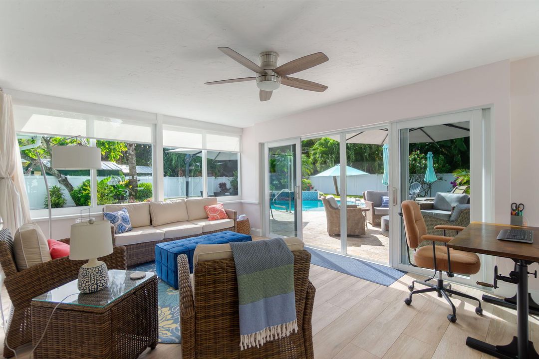 合同活跃: $1,900,000 (3 贝兹, 3 浴室, 2247 平方英尺)