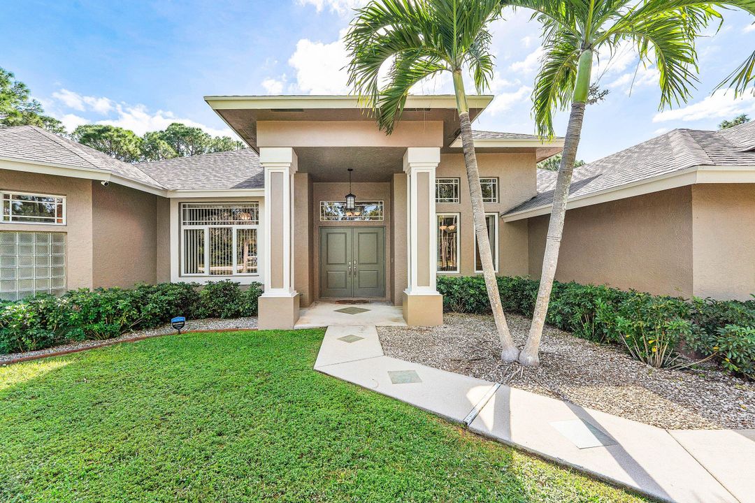 合同活跃: $784,999 (3 贝兹, 2 浴室, 2353 平方英尺)