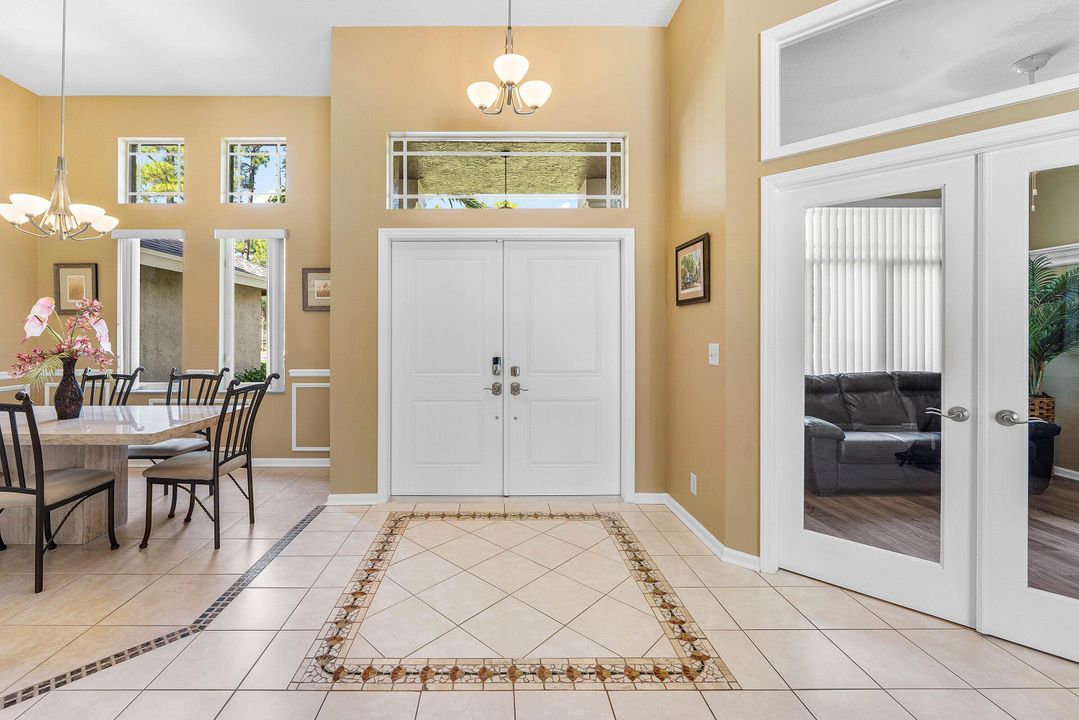 合同活跃: $784,999 (3 贝兹, 2 浴室, 2353 平方英尺)